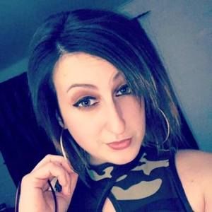 Meet your Posher, Corinne